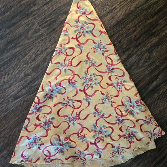 Vintage Traditional Style Holiday Fabric Tablecloth Featuring Ribbons & Holly - Picture 1 of 6